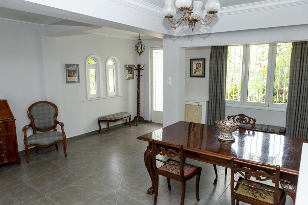 Kifissia 50's Designer House *